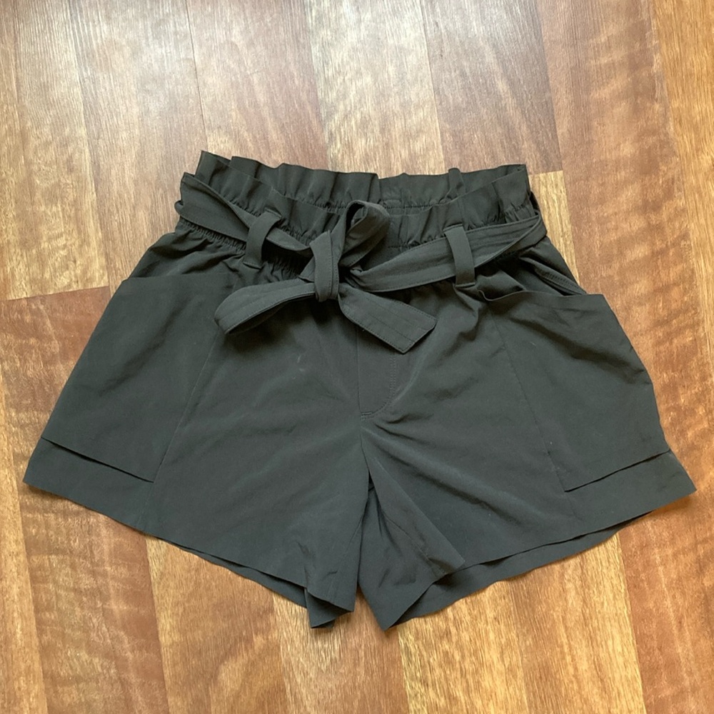Athleta slate gray shorts women size 2